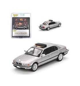 Mini GT - BMW 750 IL (E39) - 007 Tomorrow Never Dies - 1997