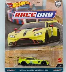 Hot Wheels Premium Car Culture Race Day Aston Martin Vantage GTE 2/5