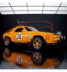 Hot Wheels Elite 64 Porsche 928 Safari